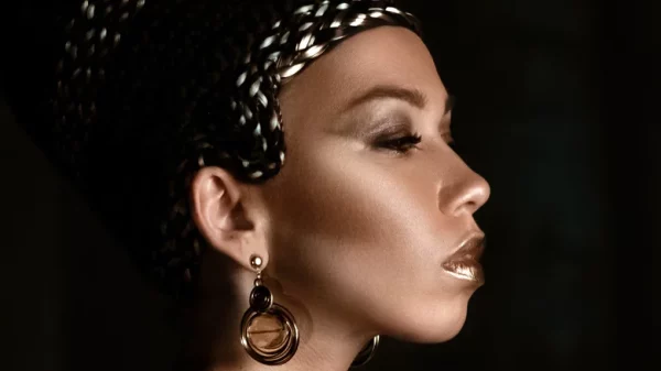 The Makeup Tutorial That Will Channel Cleopatra